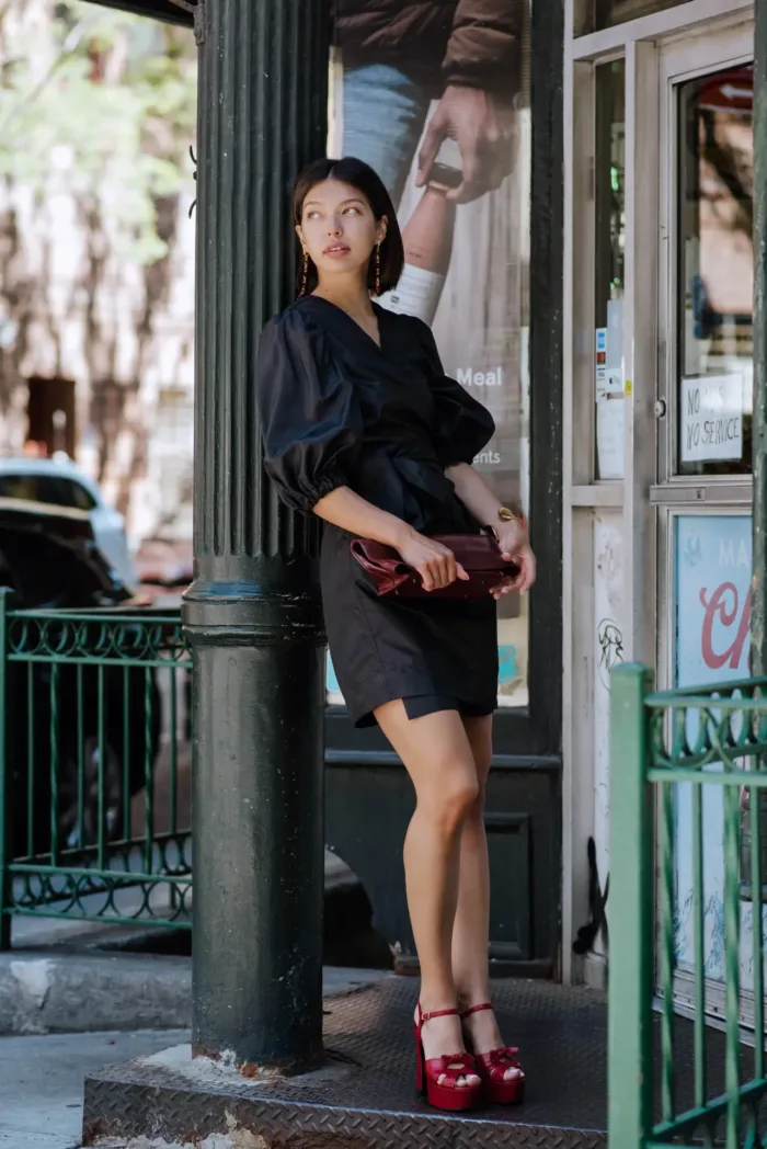 Black Lusso Wrap Dress - Imagen 5