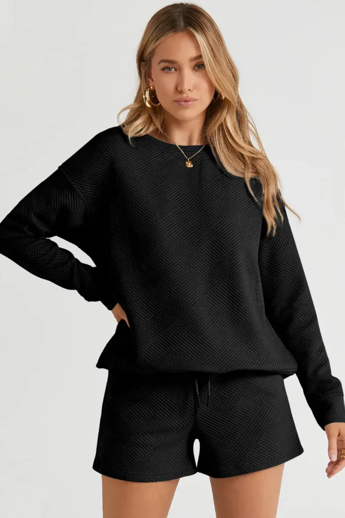 Adalyn Textured Long Sleeve Top and Drawstring Shorts Set - Imagen 3