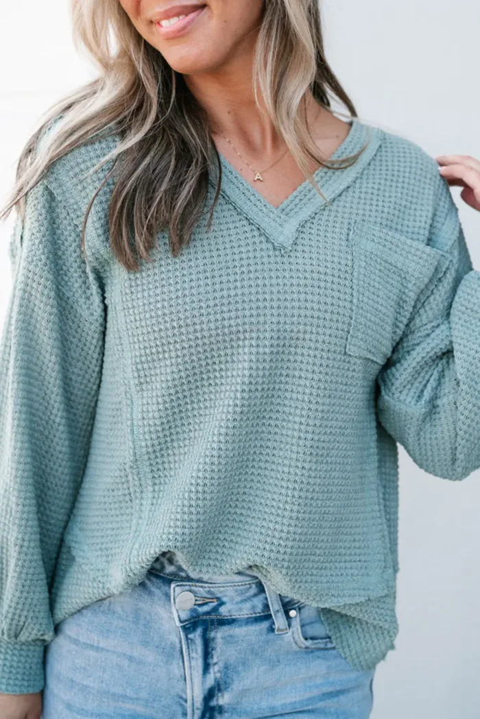 Eden Raw Edge Detail Waffle Knit V Neck Top - Imagen 15