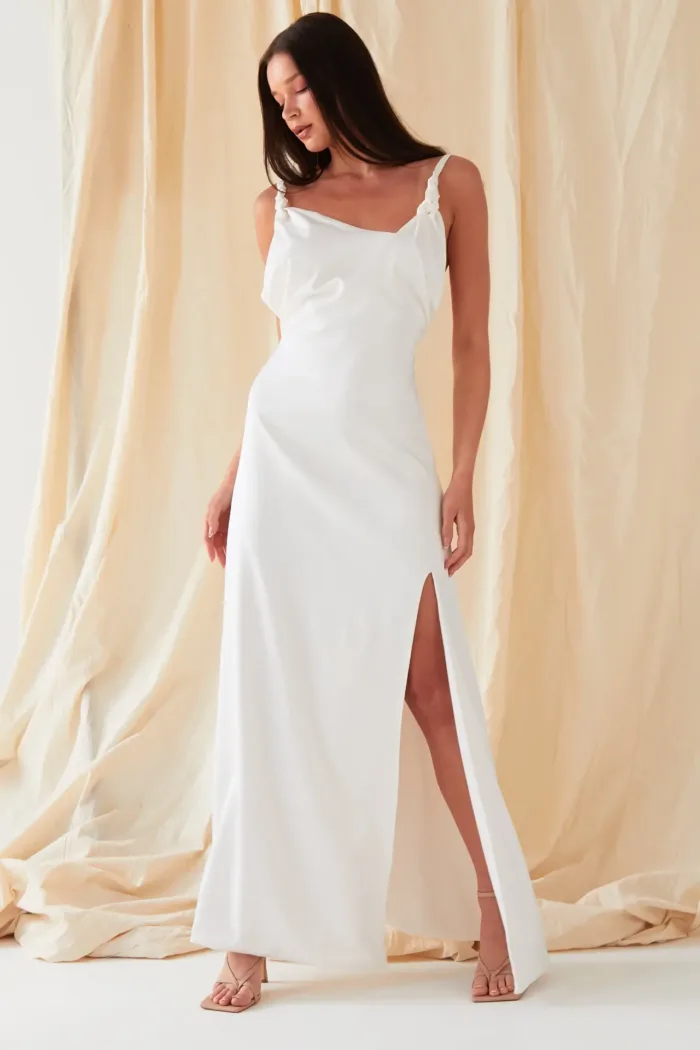 Asymmetric White Maxi Dress - Imagen 6