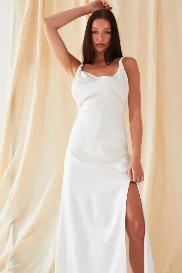Asymmetric White Maxi Dress - Imagen 12