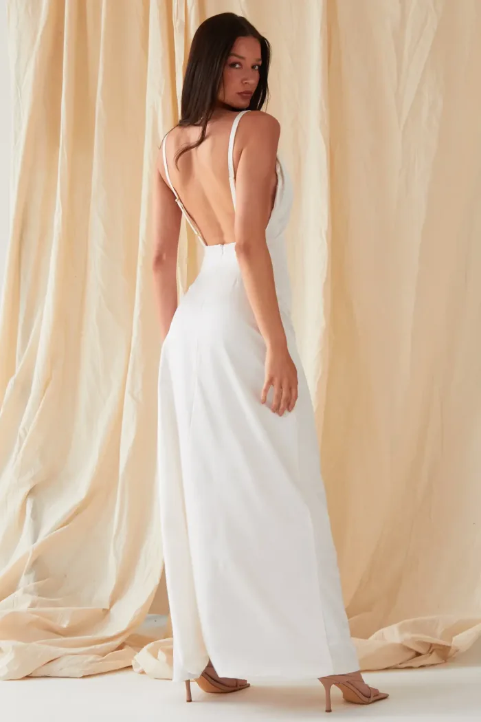 Asymmetric White Maxi Dress - Imagen 13