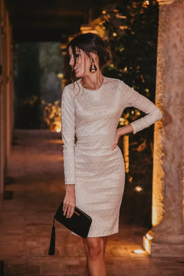 Ivory Long Sleeve Backless Dress - Imagen 12
