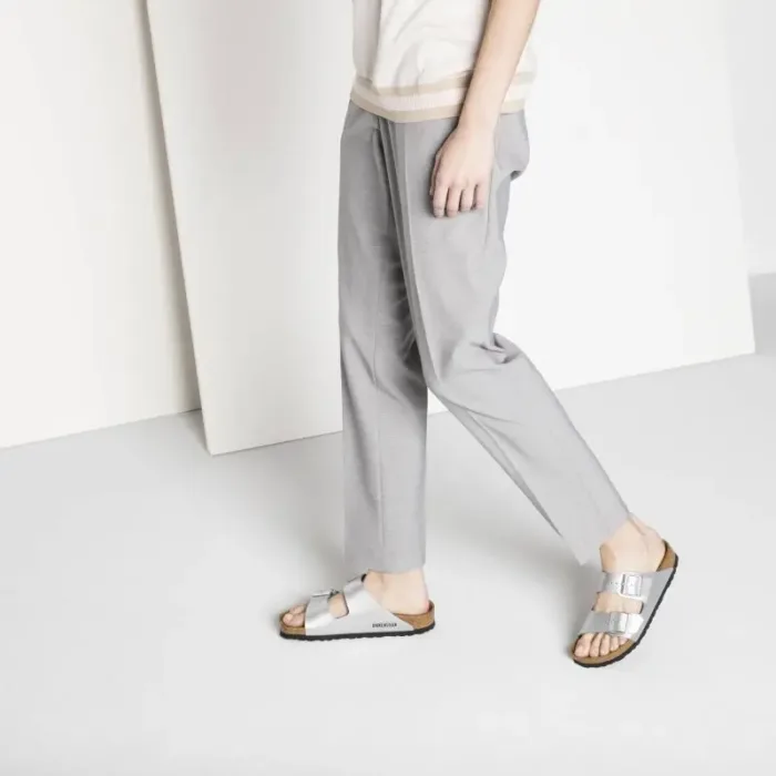 Women's Birkenstock Silver Arizona Birko-Flor Silver Regular Flip-Flops Wide (1012282) - Imagen 6